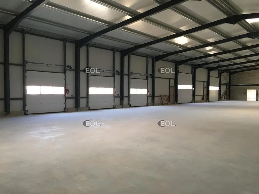 Flex in Boulbon for lease Interior Photo- Image 1 of 6