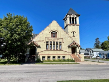 102 S Huron St, Cheboygan, MI for sale Primary Photo- Image 1 of 12