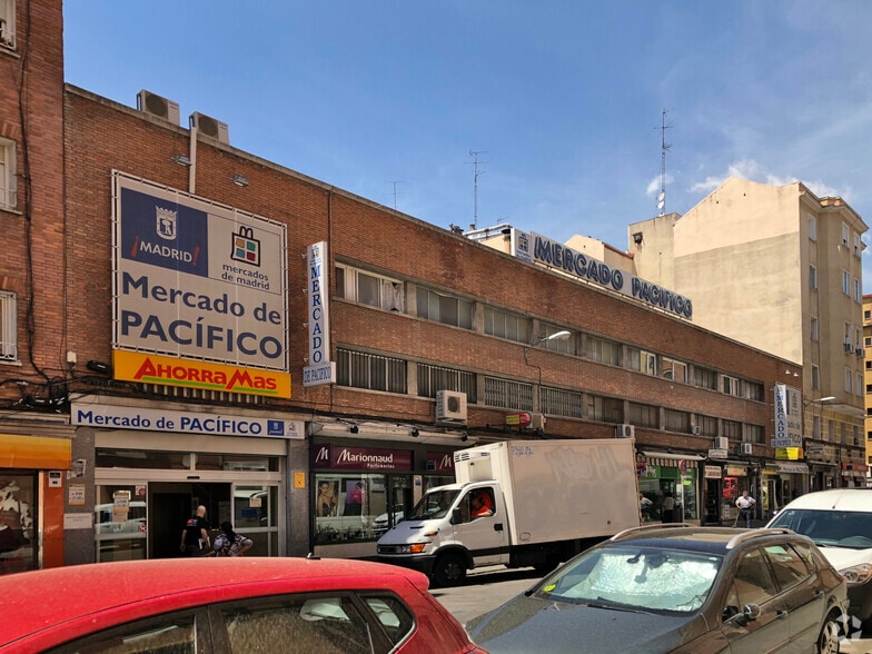 Calle de Valderribas, 30, Madrid, Madrid for lease - Building Photo - Image 2 of 2