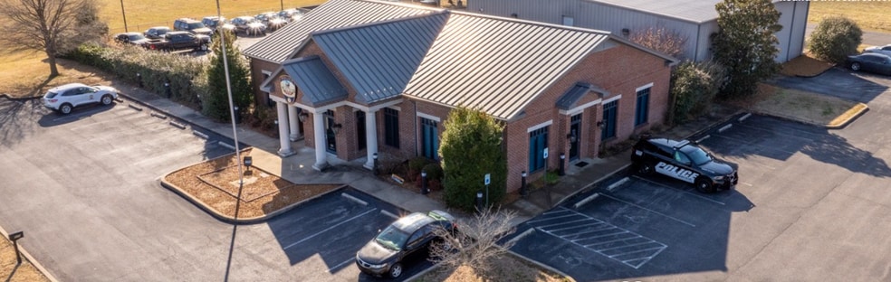 900 S Commonwealth Dr, Mayfield, KY for sale - Primary Photo - Image 1 of 6