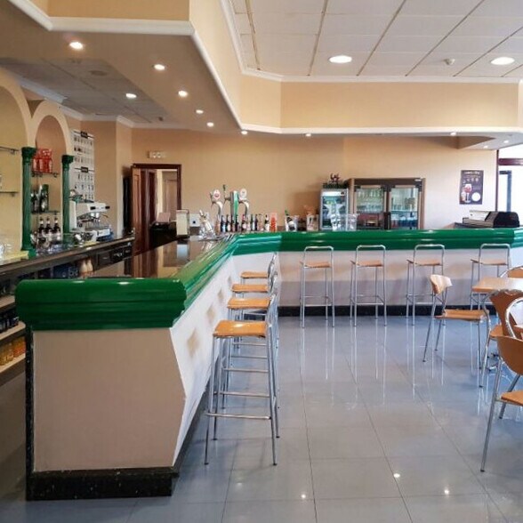 Retail in Mondariz, Pontevedra for sale - Interior Photo - Image 2 of 4