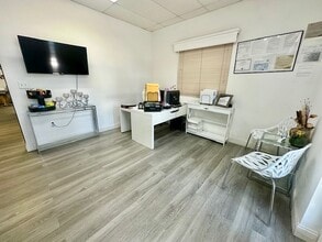 10 S Orlando Ave, Kissimmee, FL for lease Building Photo- Image 2 of 14