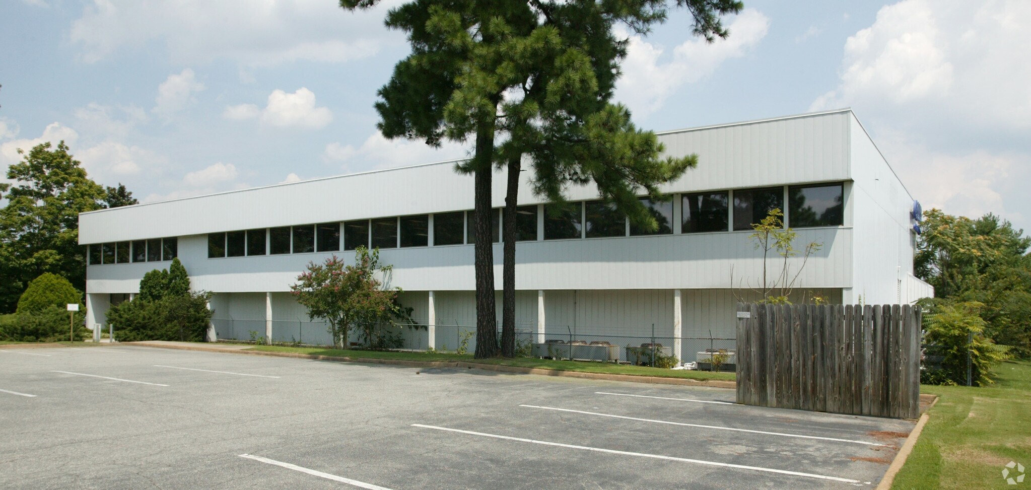 8827 Staples Mill Rd, Richmond, VA 23228