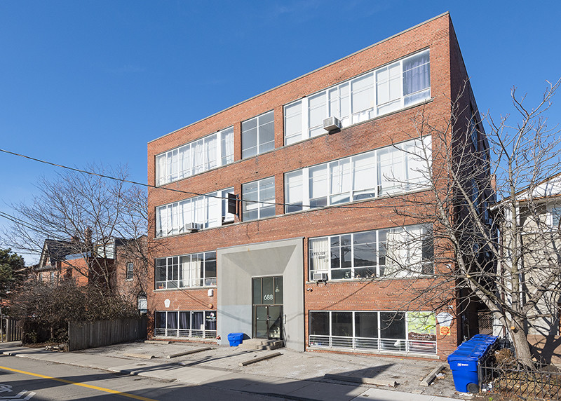 688 Richmond St W, Toronto, ON for sale - Building Photo - Image 1 of 1