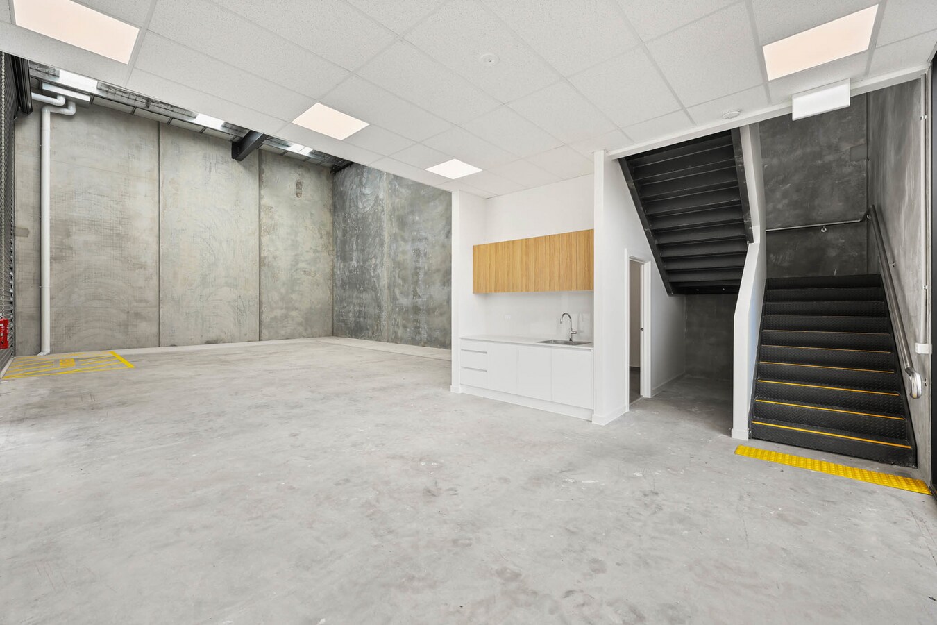 7 Kelly Ct, Bell Park, VIC 3215 - Unit 2 - - Interior Photo - Image 2 of 4