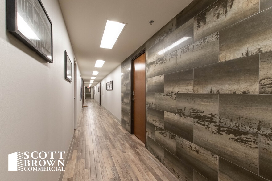 101 S Locust St, Denton, TX for lease - Building Photo - Image 3 of 11