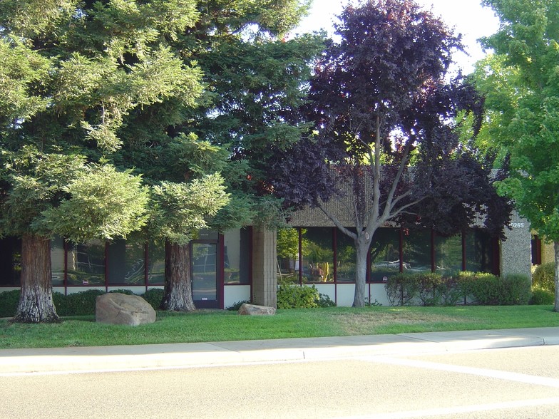 10265 Rockingham Dr, Rancho Cordova, CA for lease - Primary Photo - Image 1 of 15