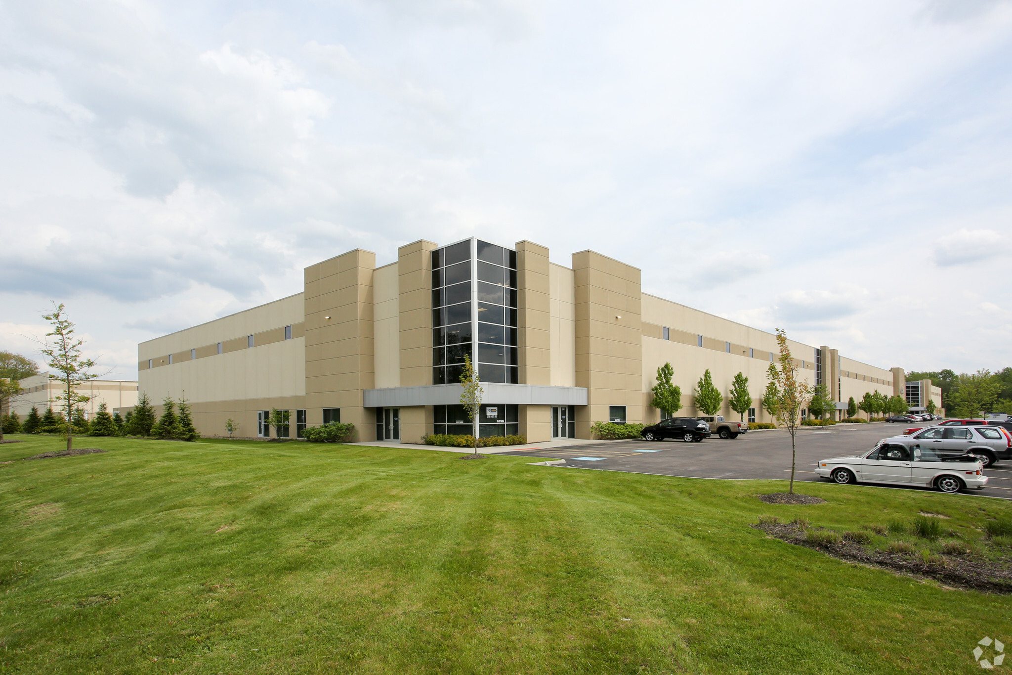 4945 Scarlet Ln, Stow, OH for lease Primary Photo- Image 1 of 7