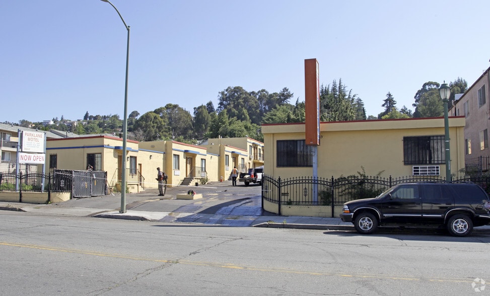 8100 MacArthur Blvd, Oakland, CA for sale - Building Photo - Image 3 of 43