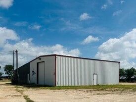 1106 W Kilpatrick St, Cleburne TX - Automotive Property