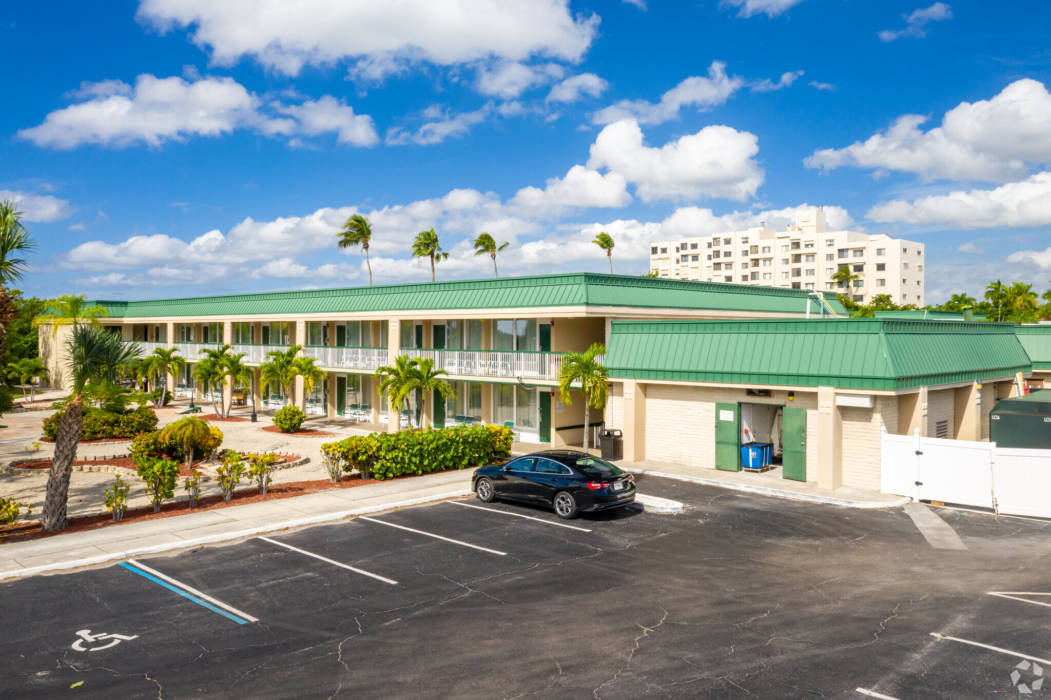 6890 Estero Blvd, Fort Myers, FL for sale Primary Photo- Image 1 of 6