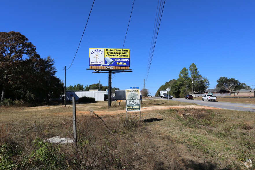 4291 Woodbine Rd, Pace, FL 32571