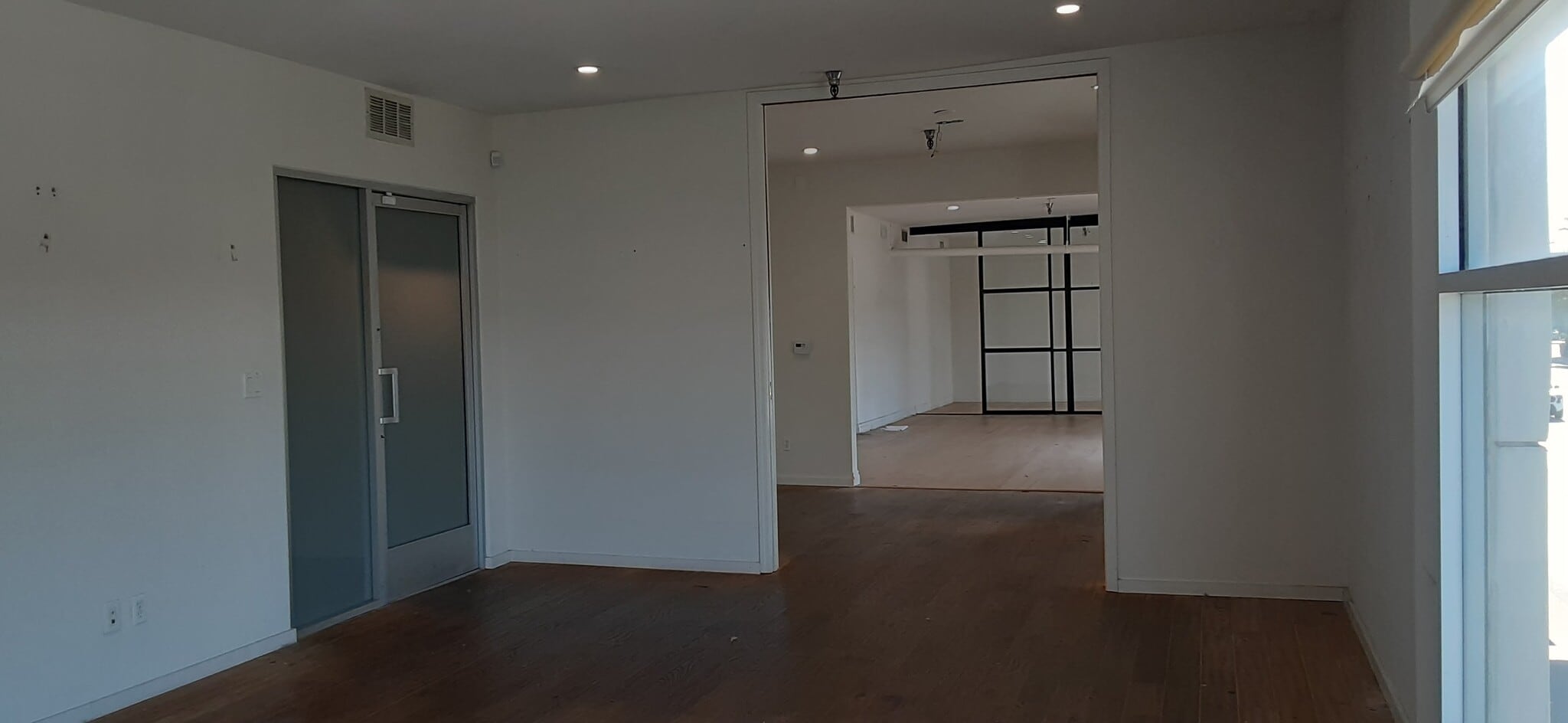 7257 Beverly Blvd, Los Angeles, CA for lease Interior Photo- Image 1 of 6