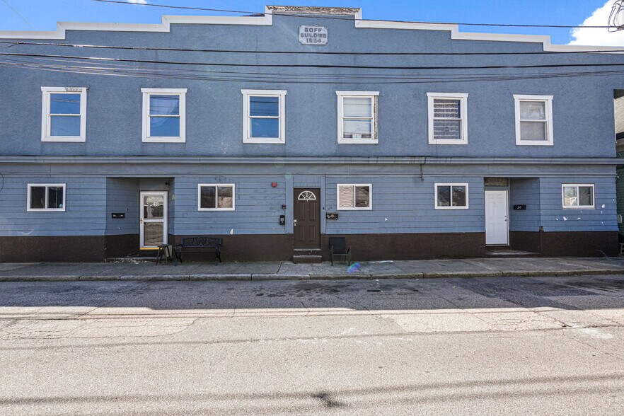 16 Lincoln Ave, Riverside, RI for sale - Primary Photo - Image 1 of 1