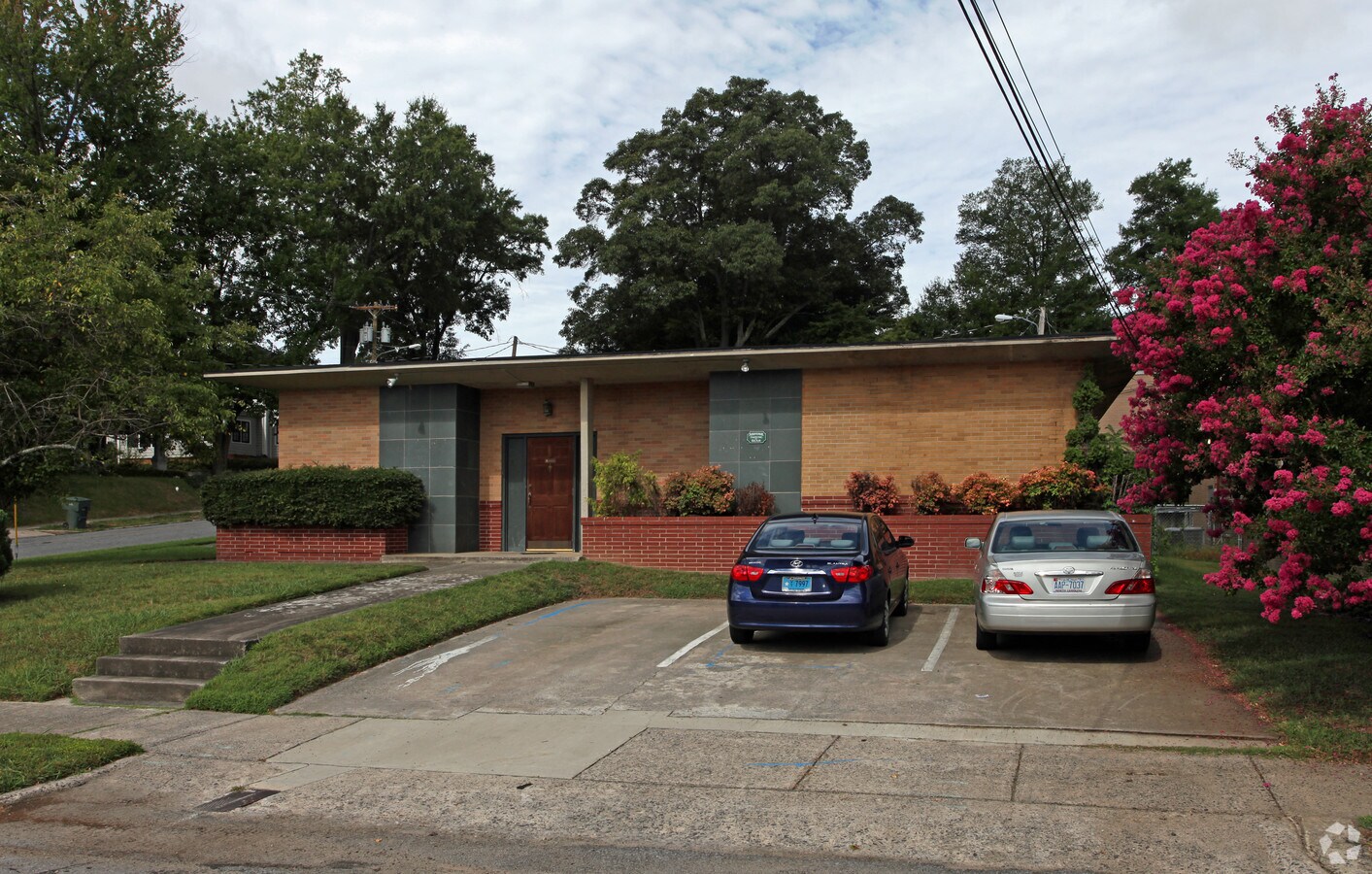 317 S South St, Gastonia, NC 28052