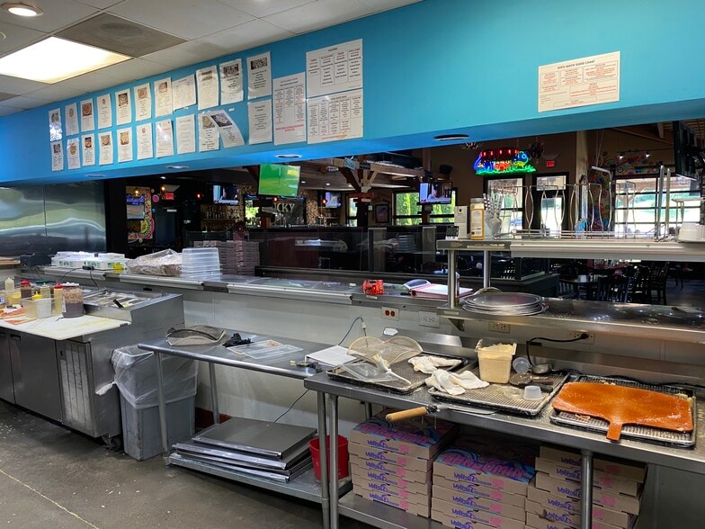 5100 Lee Hwy, Bristol, VA for lease - Building Photo - Image 3 of 35