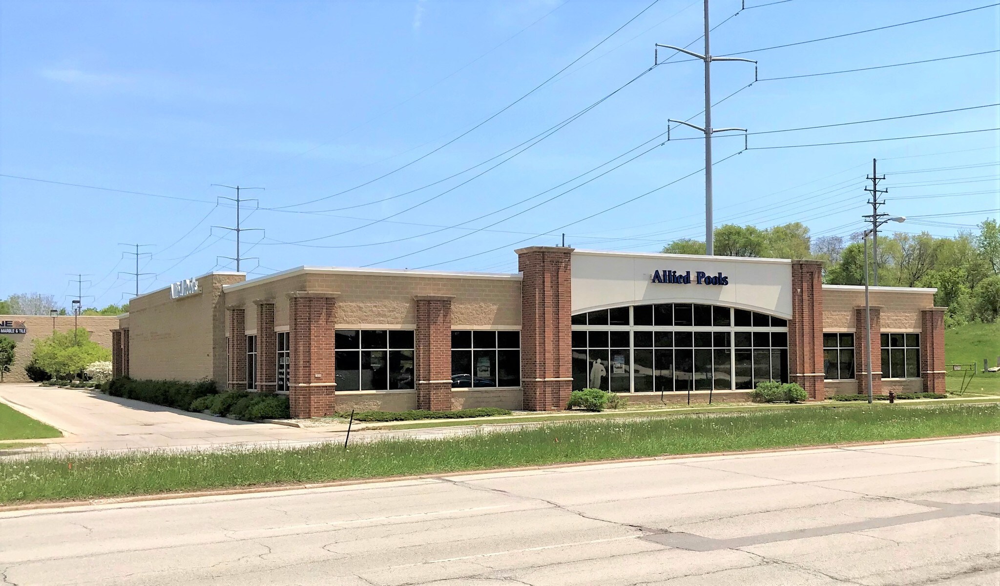 The Tile Shop South 108th Street West Allis Wi 1800 S 108th St, West Allis, WI 53214 | LoopNet