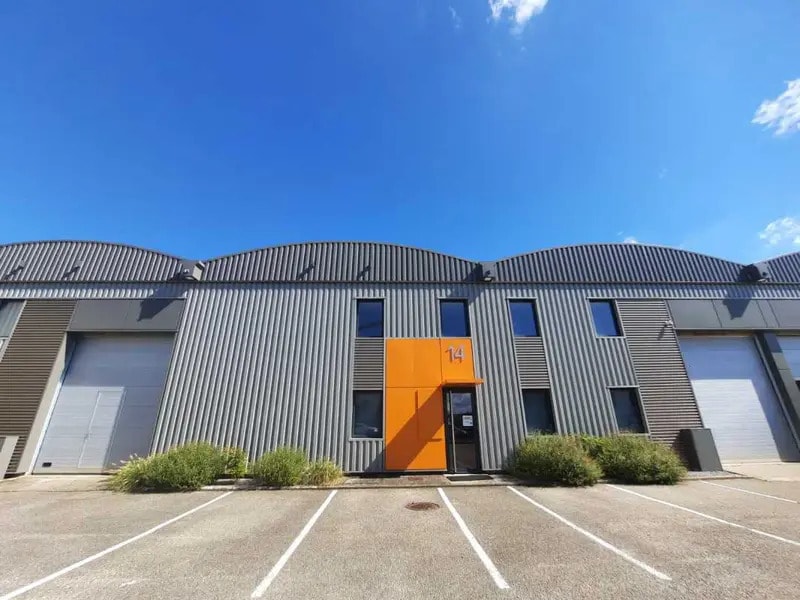 Flex in Dardilly for lease Building Photo- Image 1 of 8