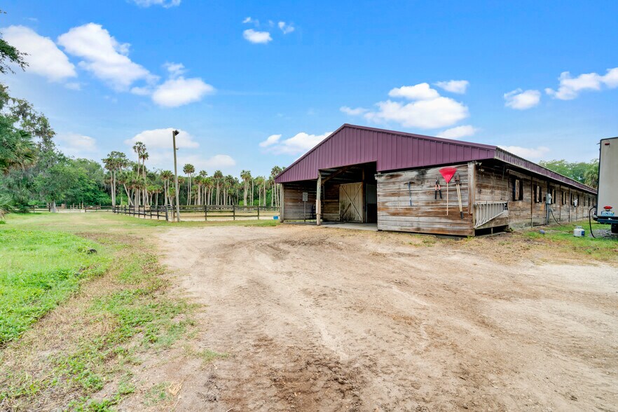 4401 S Sanford Ave Sanford Fl Horse Boarding Facility Loopnet Com 4401 S Sanford Ave Sanford Fl Horse Boarding Facility Loopnet Com