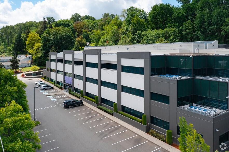 12101 Tukwila International Blvd, Tukwila, WA for lease - Building Photo - Image 3 of 9