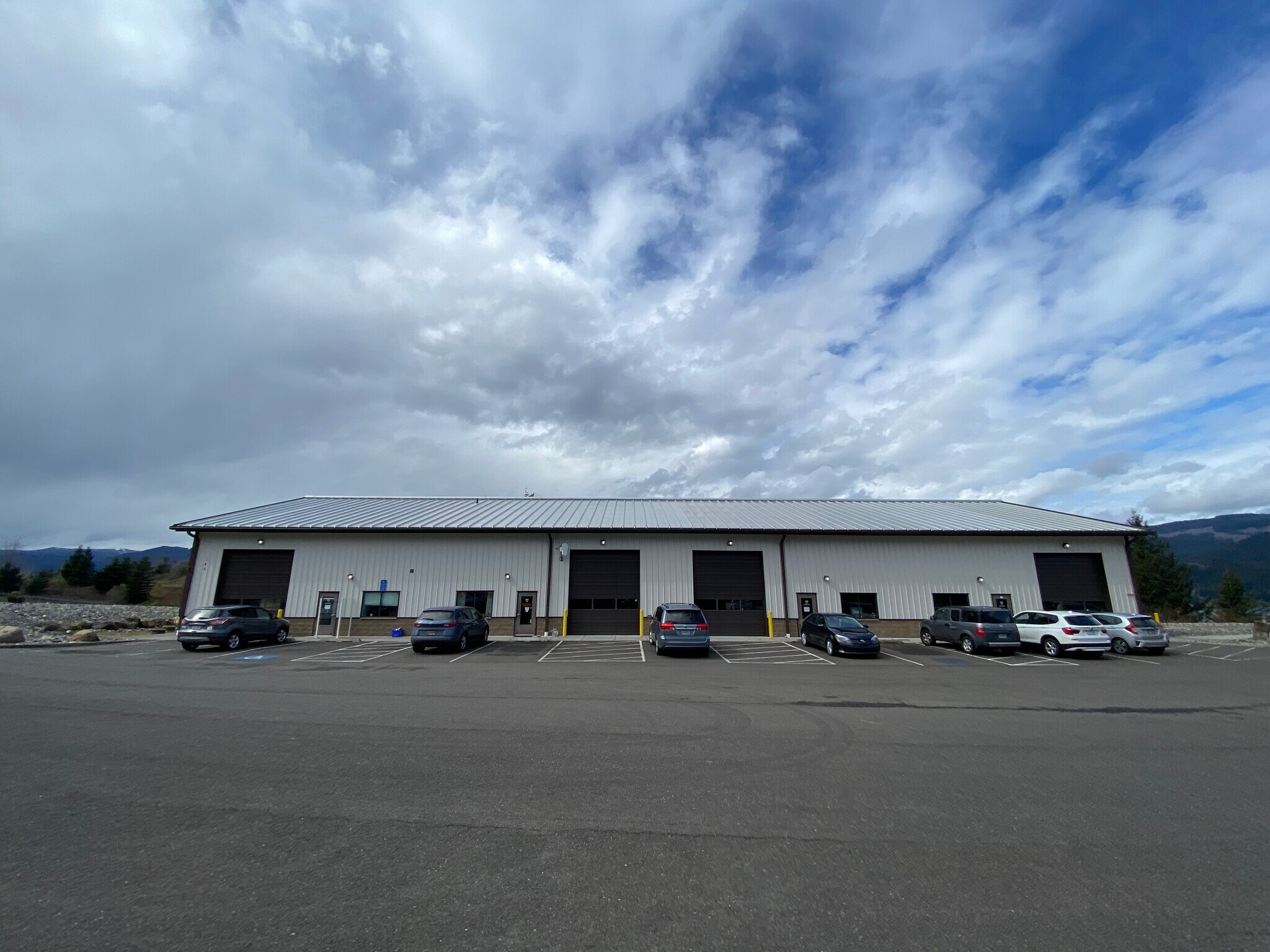 180 NE Herman Creek Ln, Cascade Locks, OR for sale Primary Photo- Image 1 of 1