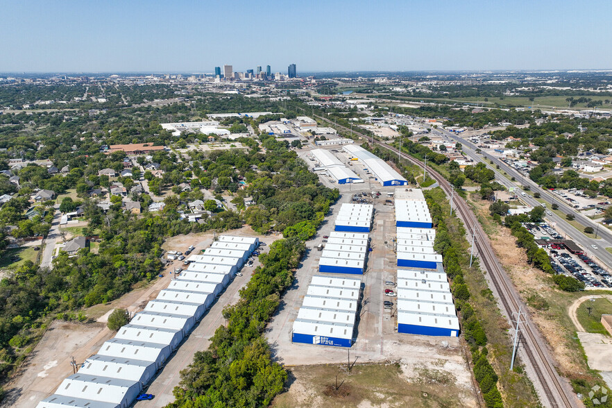 2661-2669 Ludelle St, Fort Worth, TX for lease - Aerial - Image 3 of 8