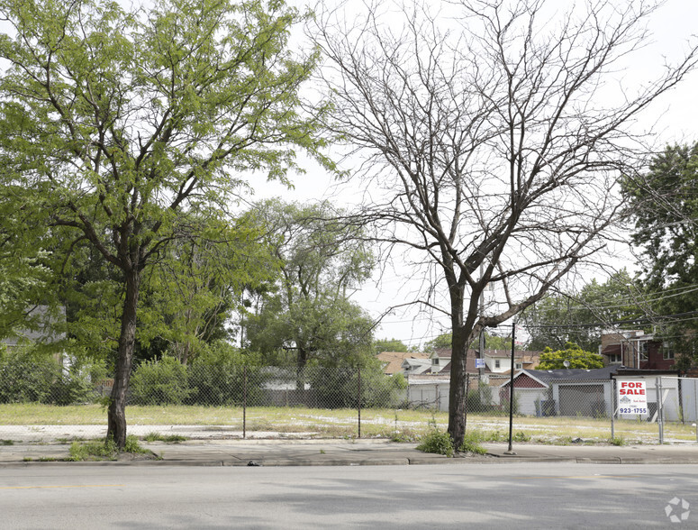 100 E 75th St, Chicago, IL for sale - Building Photo - Image 1 of 3