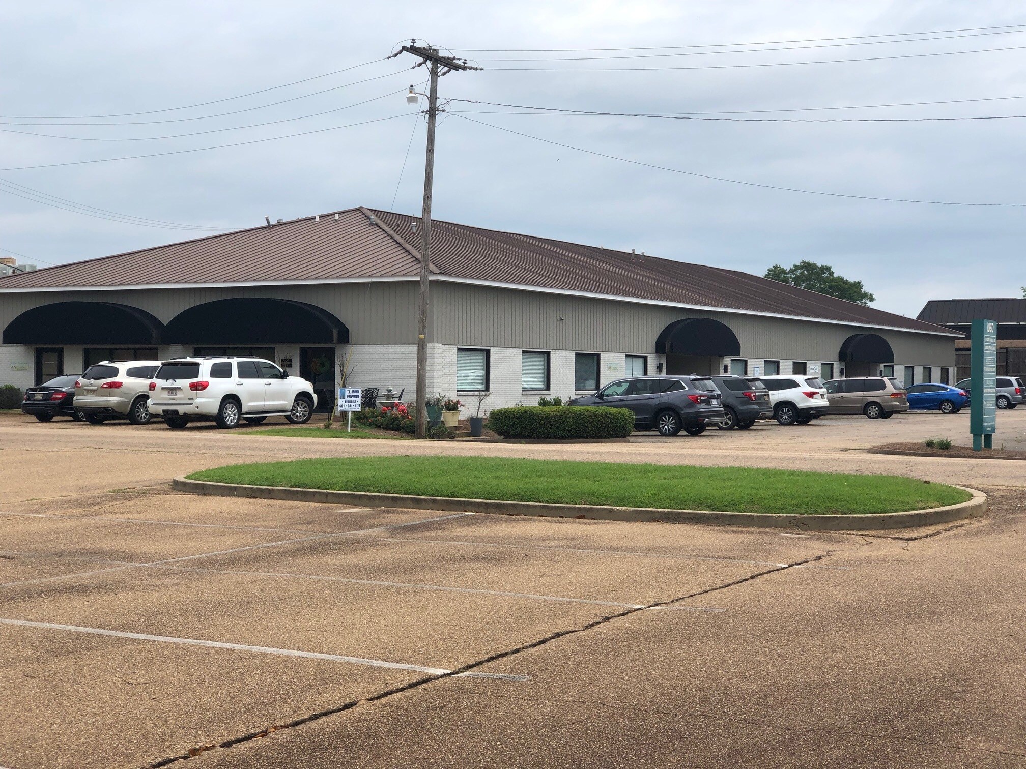 1050 N Flowood Dr, Flowood, MS 39232 The 1050 Building