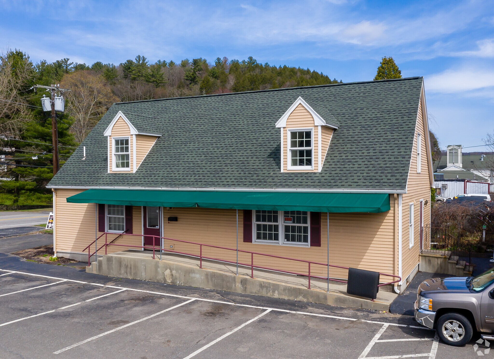 19 Waterbury Rd, Thomaston, CT for sale Primary Photo- Image 1 of 1