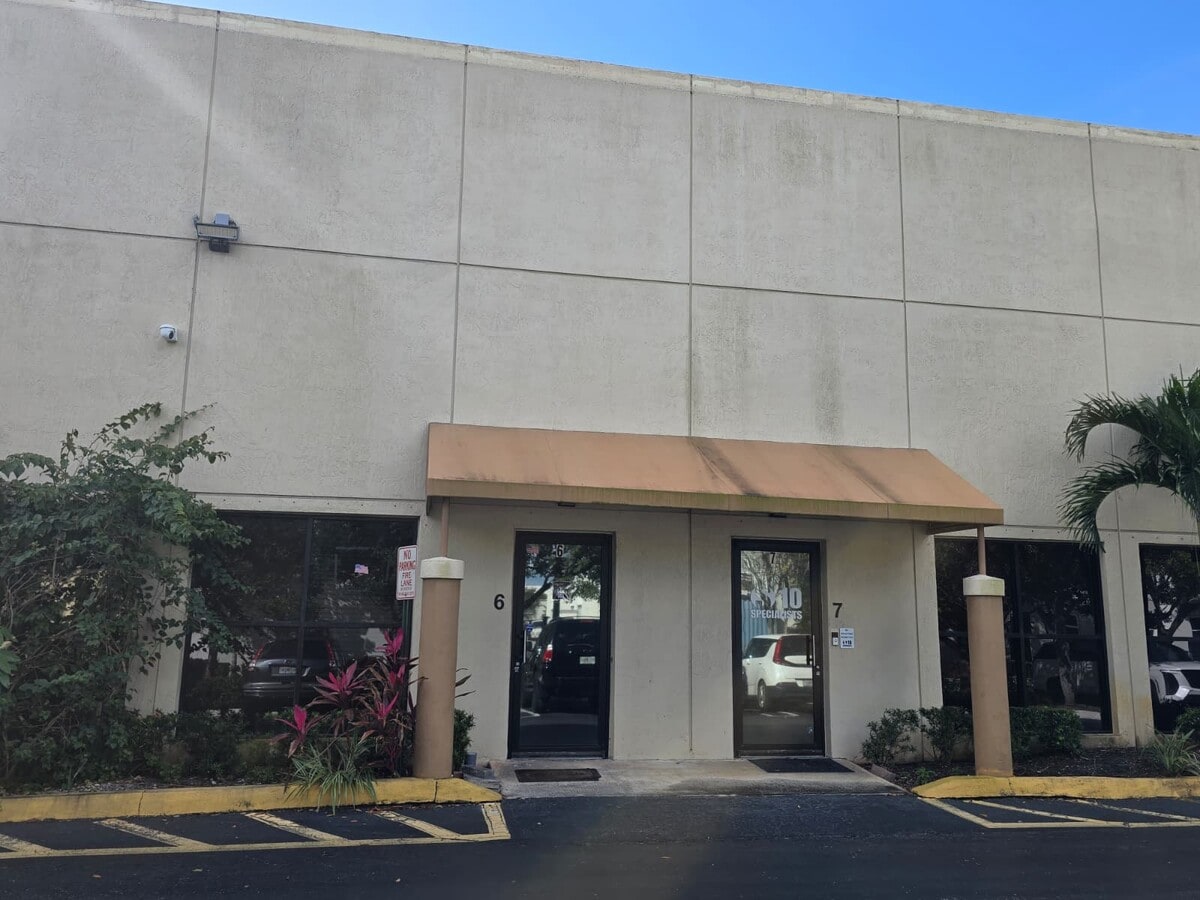 3660 NW 126th Ave, Coral Springs, FL 33065 - Unit 6-7 - - Interior Photo - Image 2 of 20