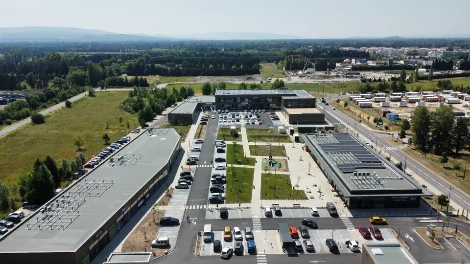 Retail in Monteux for lease - Aerial - Image 2 of 4