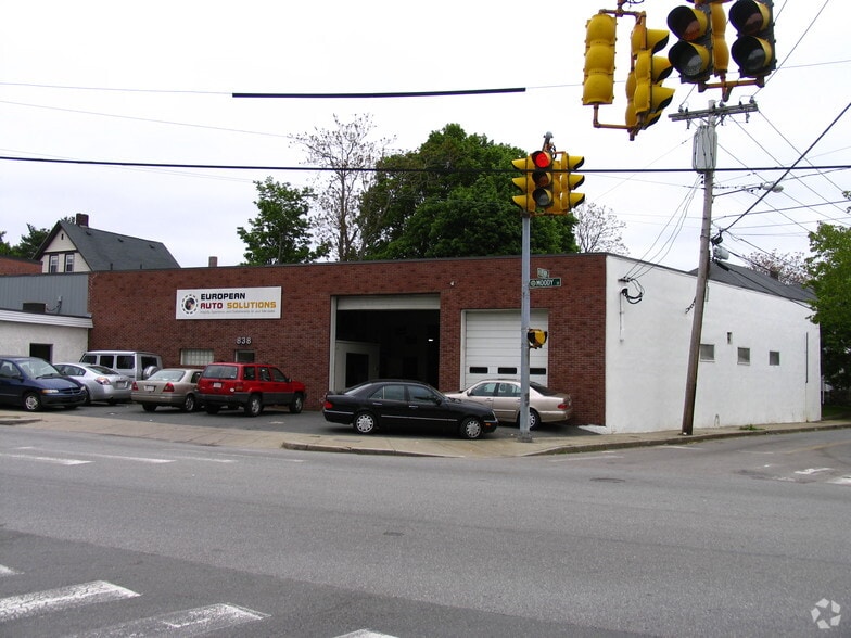 838 Moody St, Waltham, MA for lease - Primary Photo - Image 1 of 4