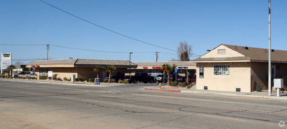 11336 Bartlett Ave, Adelanto, CA for lease - Primary Photo - Image 1 of 30