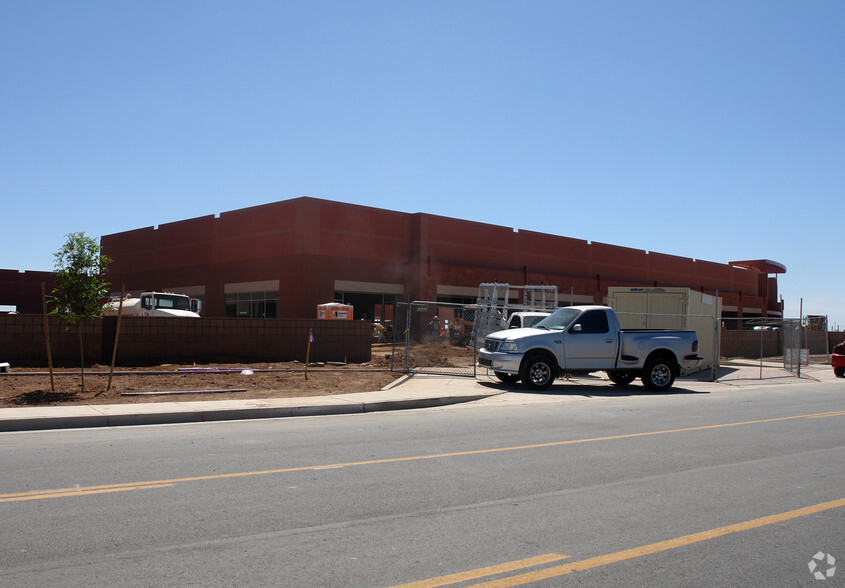 2301 E Yeager Dr, Chandler, AZ for lease - Building Photo - Image 3 of 65