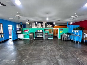 425 NE Windy Knolls Dr, Bend, OR for lease Interior Photo- Image 1 of 11