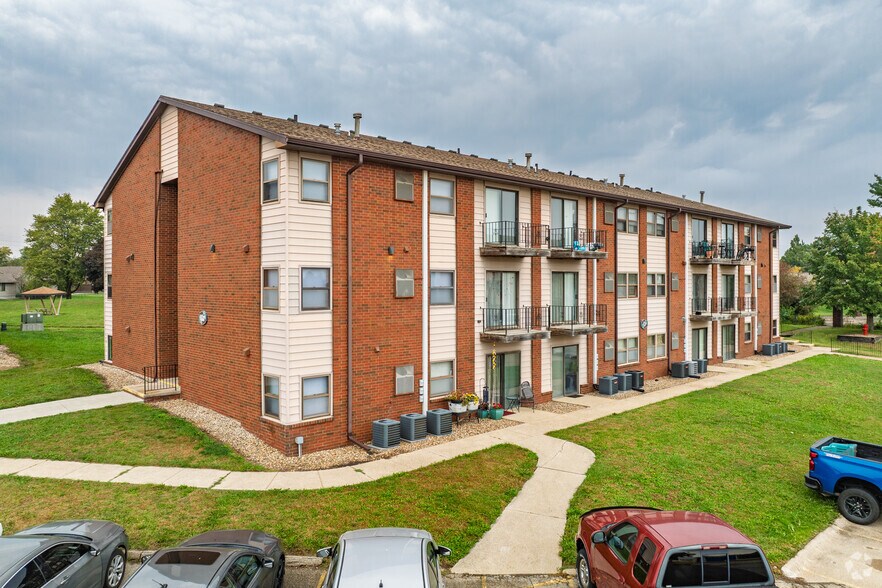 2510 S 6th St, Marshalltown, IA for sale - Primary Photo - Image 1 of 1