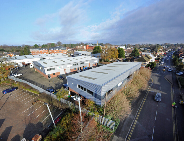 Bracebridge, Camberley for lease - Primary Photo - Image 1 of 9