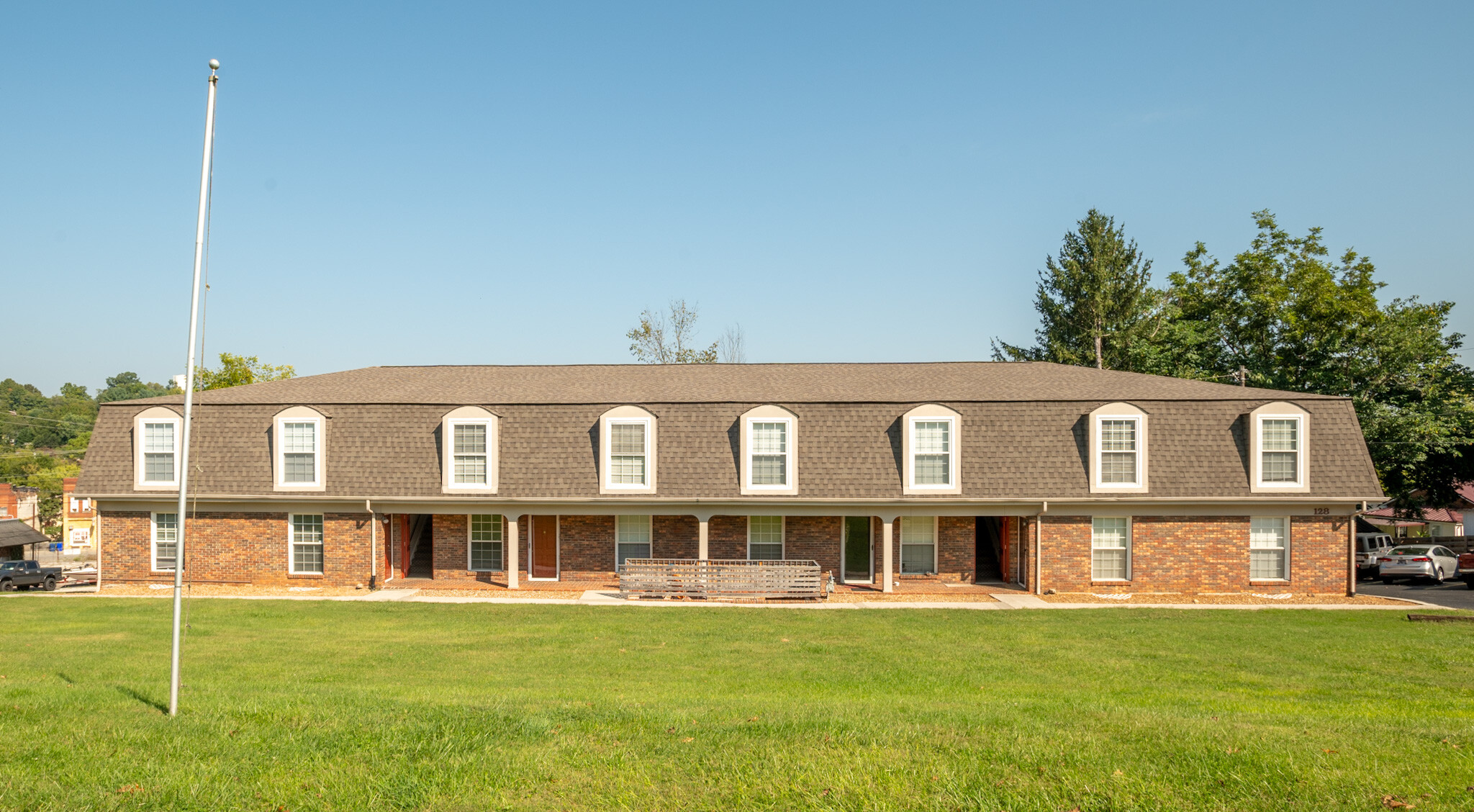 128 E Old Andrew Johnson Hwy, Jefferson City, TN for sale Primary Photo- Image 1 of 1