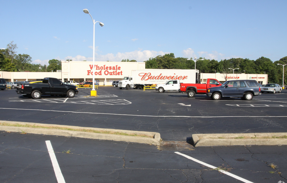 4839-4925 Jonesboro Rd, Forest Park, GA for lease - Building Photo - Image 1 of 16