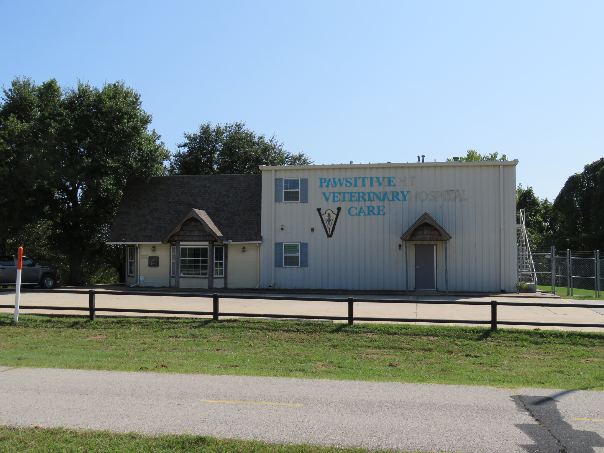 104 N Gilcrease Museum Rd, Tulsa, OK for sale Building Photo- Image 1 of 1