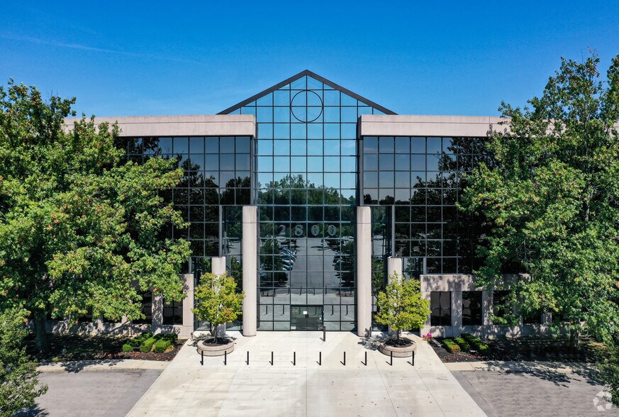 2800 Corporate Exchange Dr, Columbus, OH for lease - Building Photo - Image 1 of 8