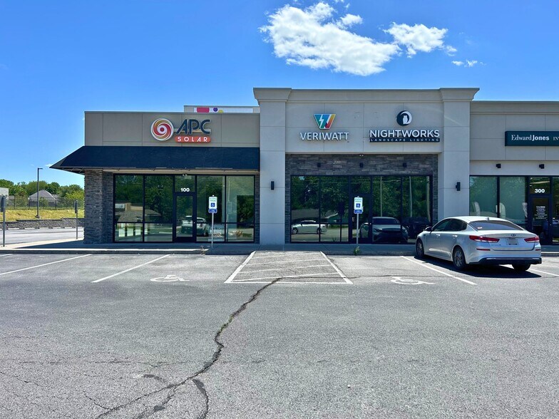 3202 W Republic Rd, Springfield, MO for lease - Building Photo - Image 2 of 7