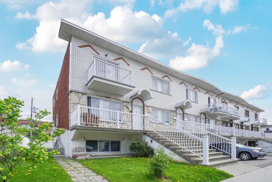 8733-8739A Rue Dufrost, Montréal, QC for sale - Building Photo - Image 2 of 3