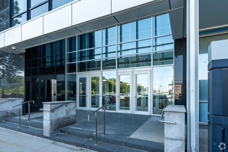 2505 Boul Laurier, Québec, QC for lease - Building Photo - Image 2 of 4