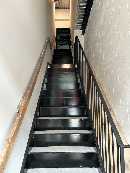 750-752 4th Ave, Brooklyn, NY for lease - Interior Photo - Image 3 of 6