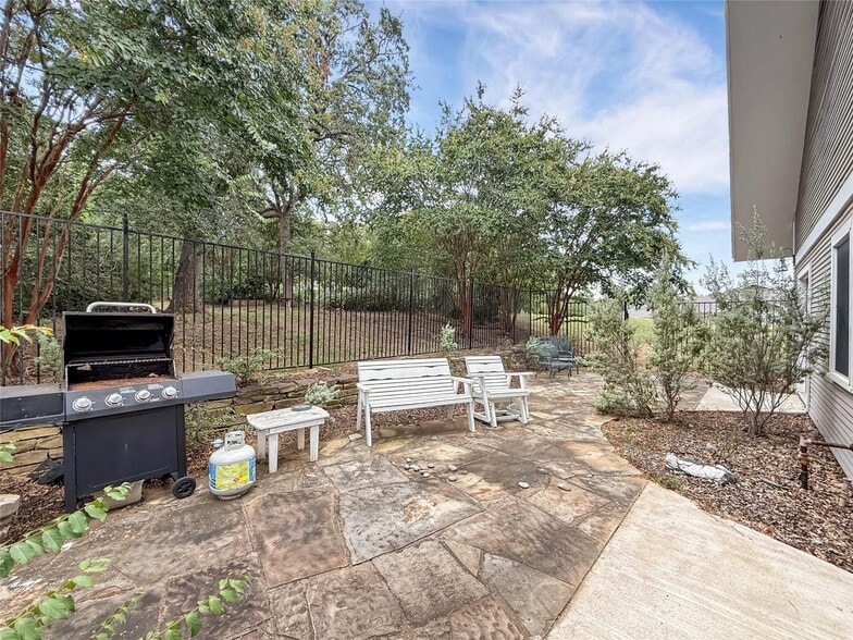 1100 Reba Macentire Ln, Denison, TX for sale - Building Photo - Image 3 of 4