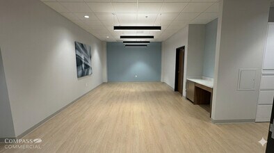 51601 Bluewood Ave, La Pine, OR for lease Interior Photo- Image 1 of 5