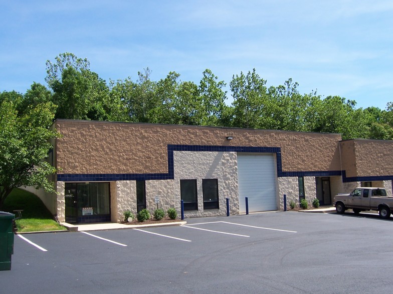 2485 Yellow Springs Rd, Malvern, PA for lease - Primary Photo - Image 1 of 10