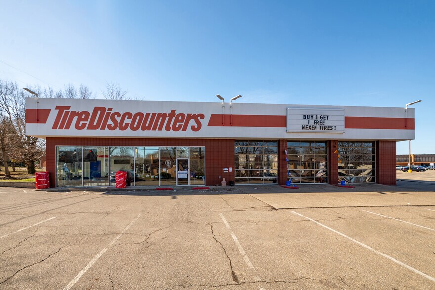 6303 Colerain Ave, Cincinnati, OH for sale - Primary Photo - Image 1 of 1