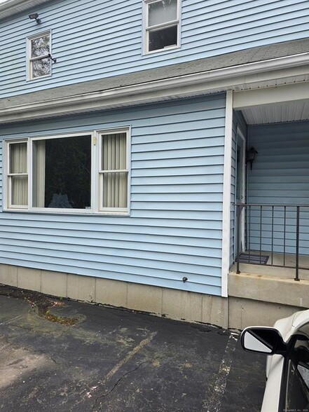 10 Bluff Ave, Clinton, CT for lease - Building Photo - Image 3 of 25